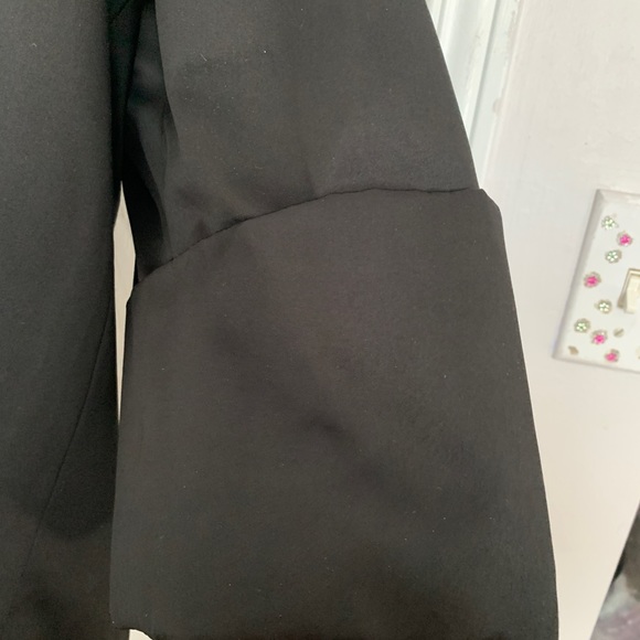 Black satin Tahari swing coat with flair sleeve! - Picture 2 of 3